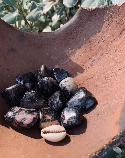 Rhodonite Tumbled Stone - South African Media 